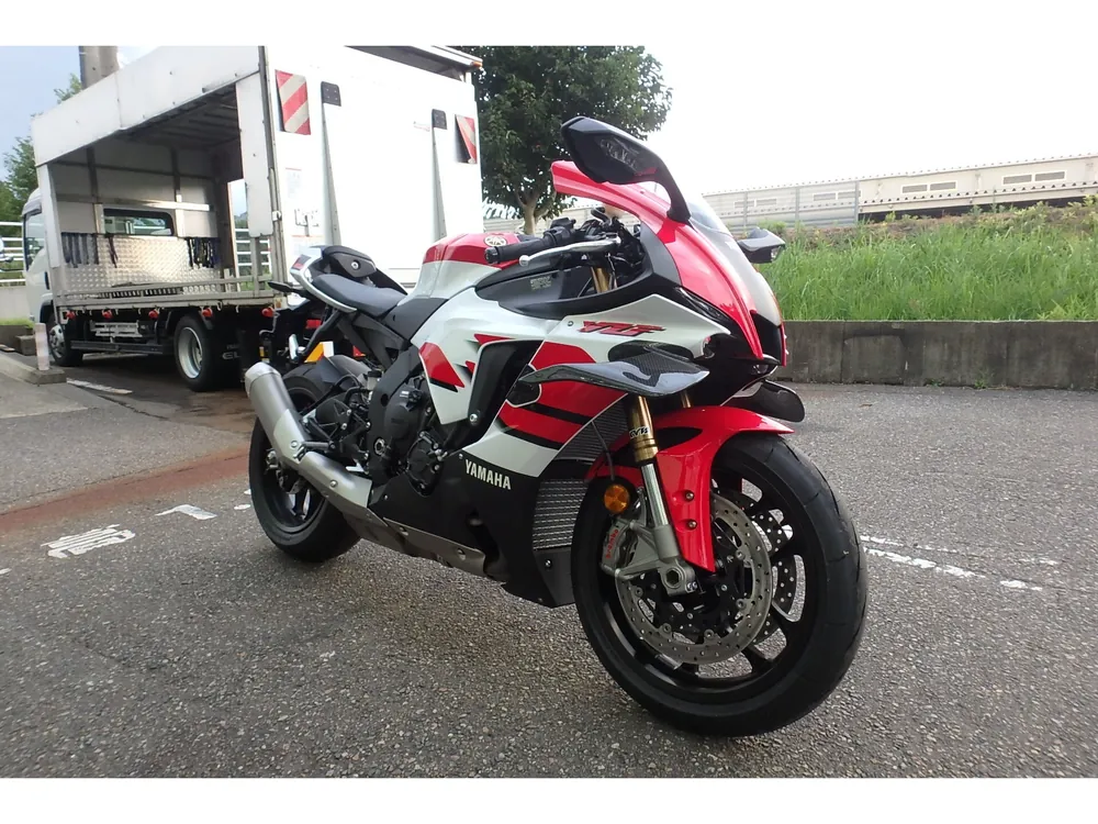 Yamaha YZF-R1M 2026, white / red, фото 3