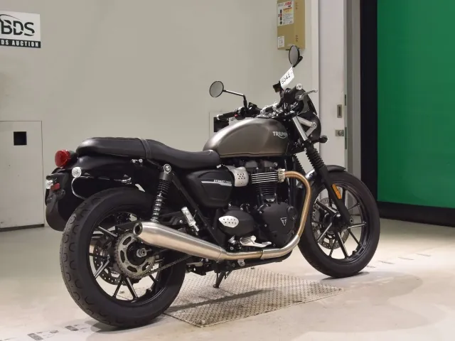 Triumph Street Twin 2020, серый, фото 5