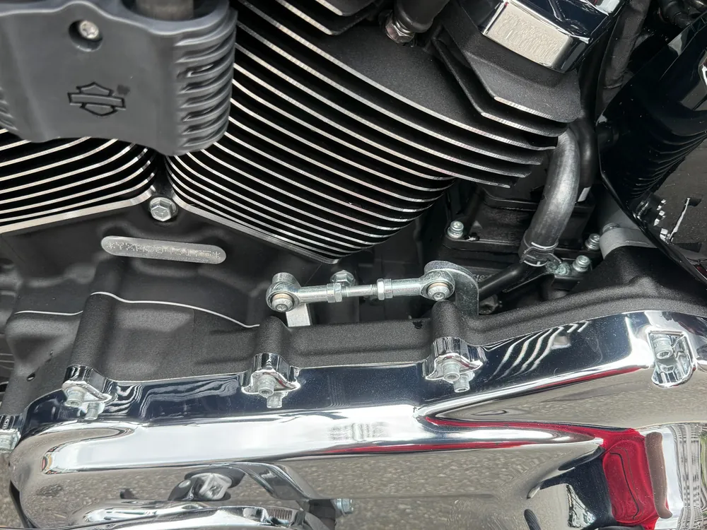 Harley-Davidson FXLRST 2026, чёрный, фото 15