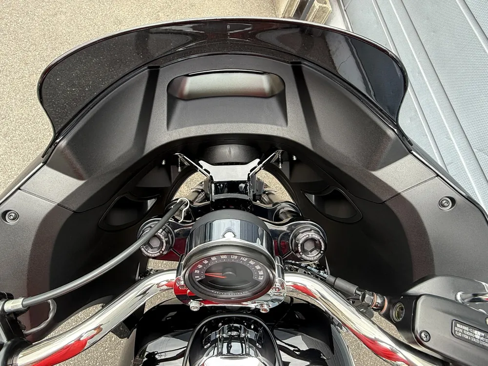 Harley-Davidson FXLRST 2026, чёрный, фото 4