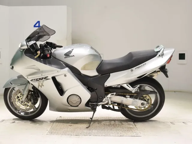 Honda CBR1100XX 2002, серебристый, фото 2