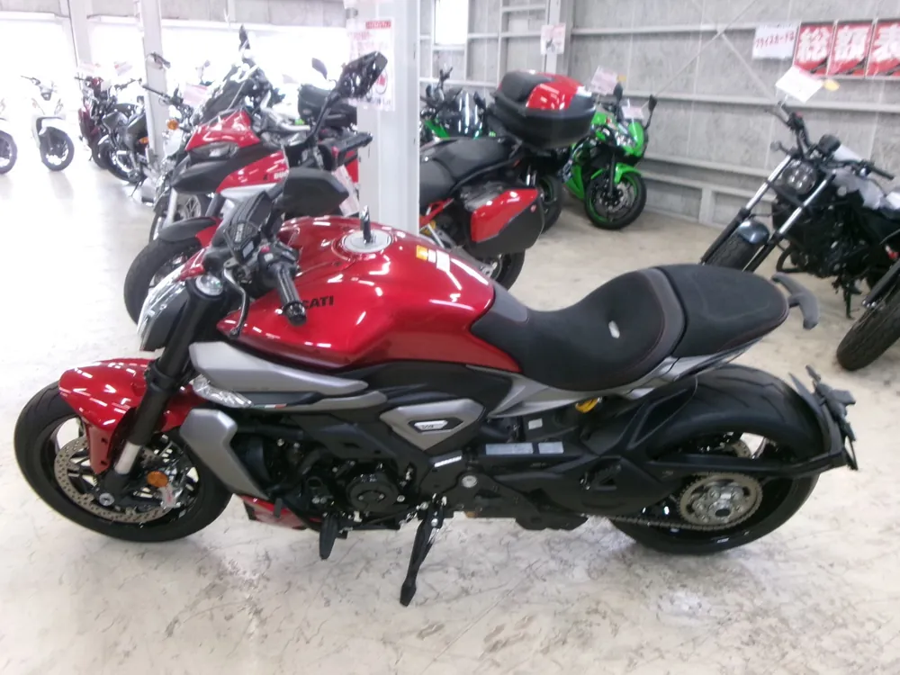 Ducati X Diavel V4 2025, red / gray / black, фото 3