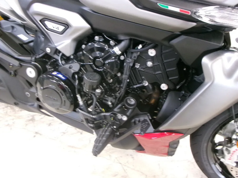 Ducati X Diavel V4 2025, red / gray / black, фото 4