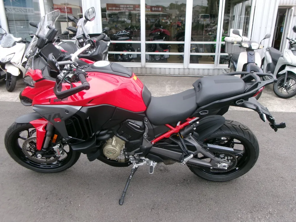 Ducati Multistrada V4S 2026, серый, красный, фото 2