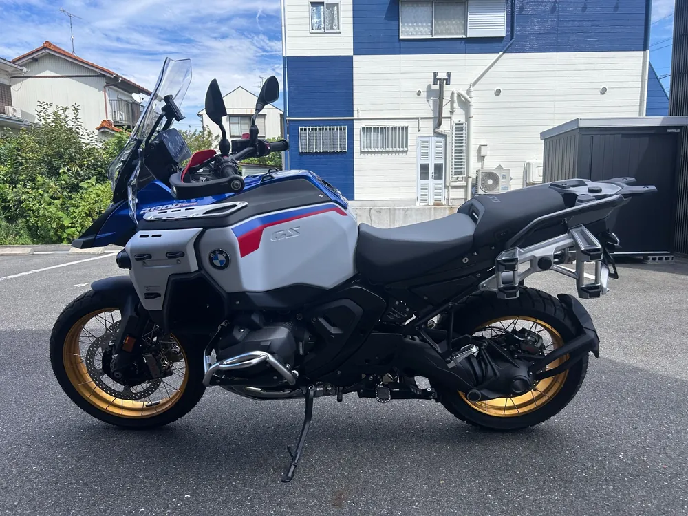BMW R1300Gs Adv Asa 2026, white / blue, фото 2