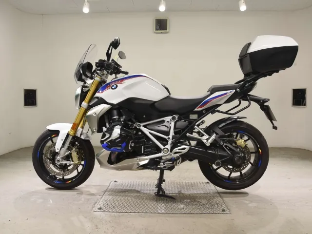BMW R1250R 2021, white | red | blue, фото 2