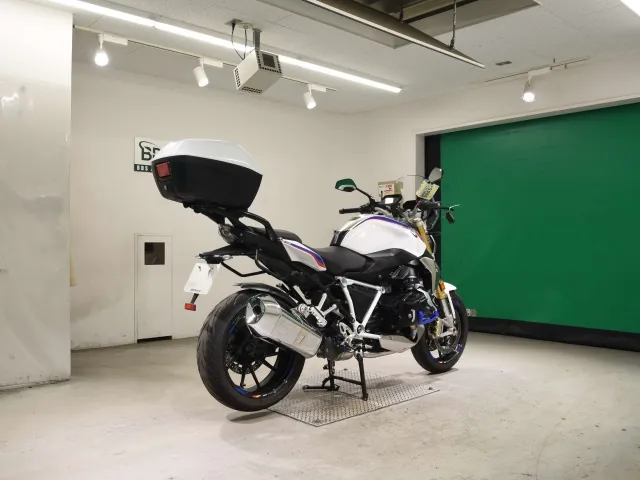 BMW R1250R 2021, white | red | blue, фото 5