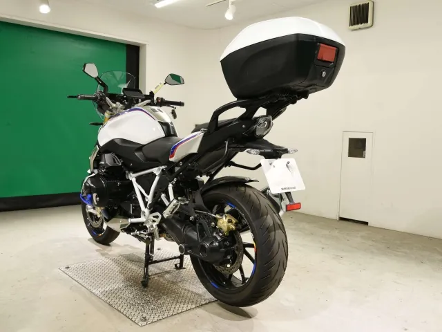 BMW R1250R 2021, white | red | blue, фото 6