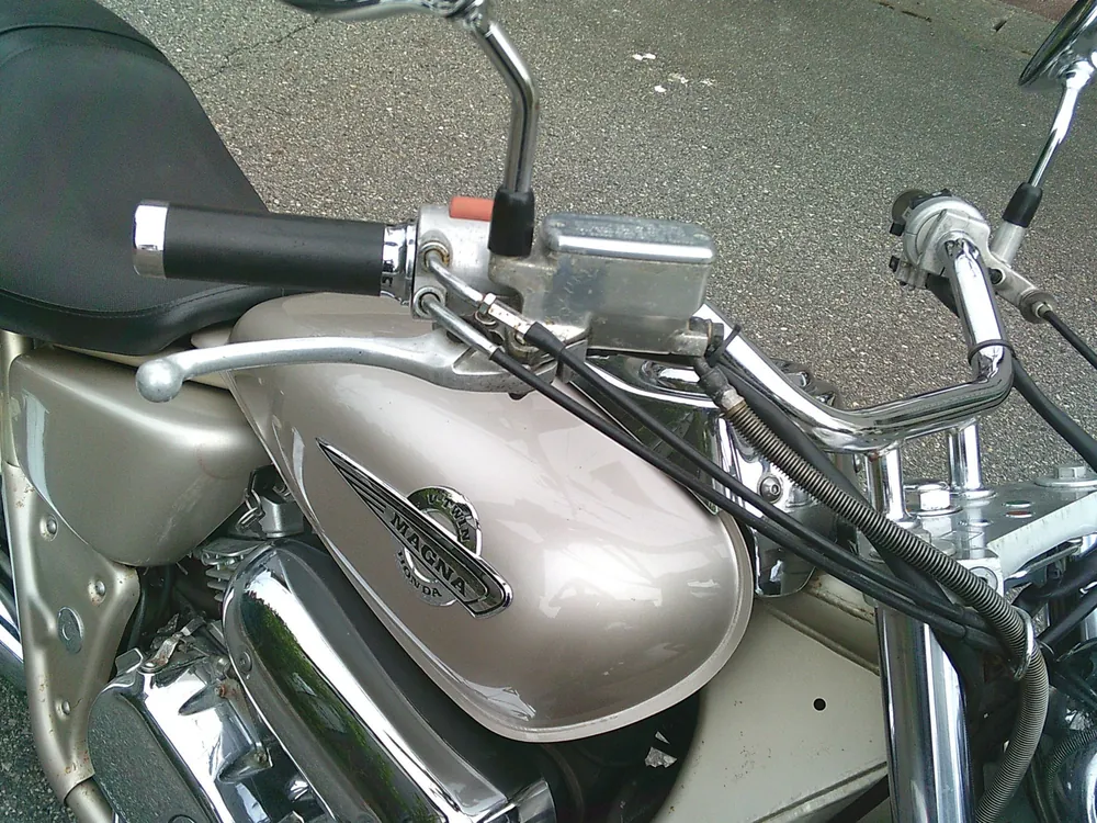 Honda V-Twin Magna 250, золотистый, фото 20