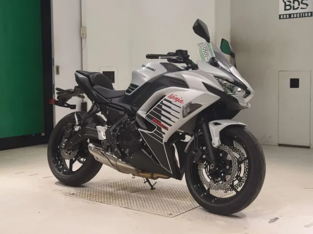 Kawasaki Z650A 2026, белый, фото 3
