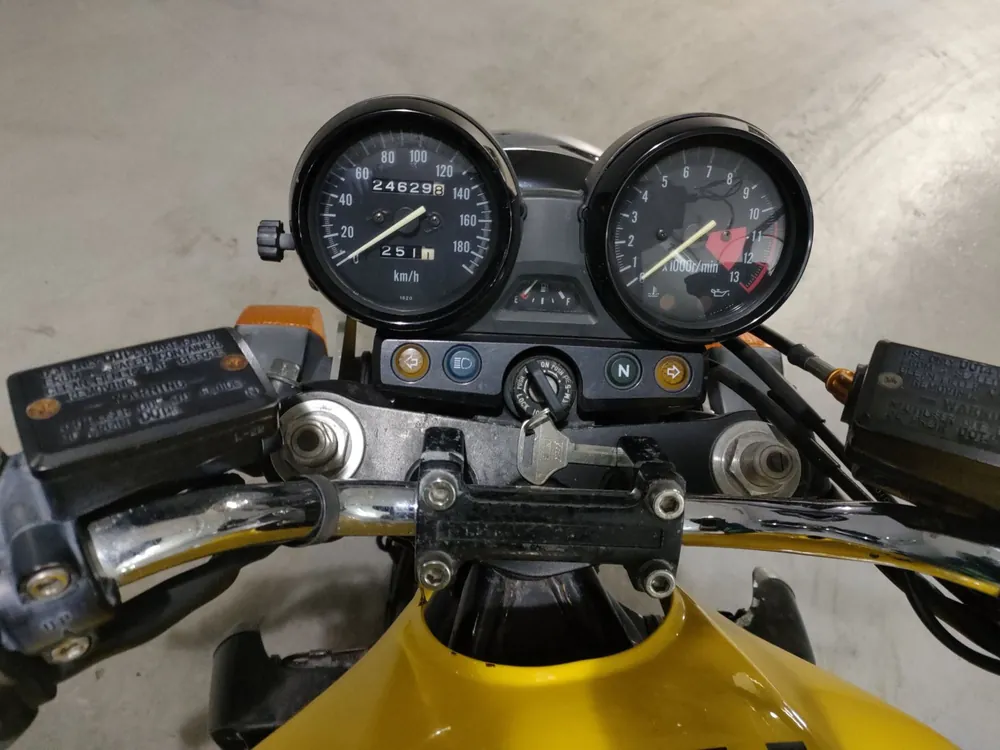 Kawasaki ZRX1100 1997, жёлтый, фото 5