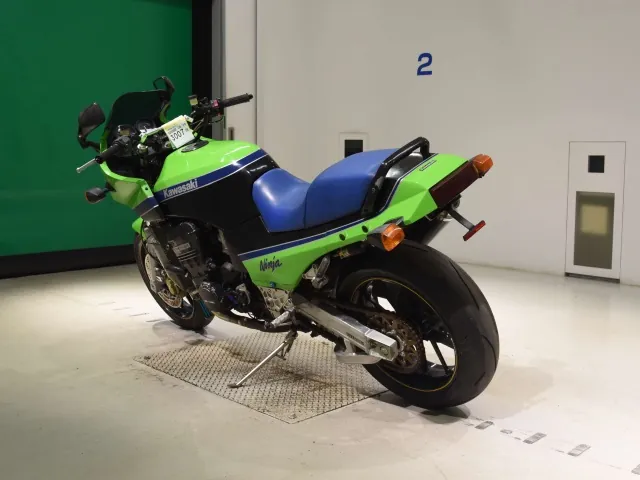 Kawasaki GPZ900R Ninja, зелёный, фото 6