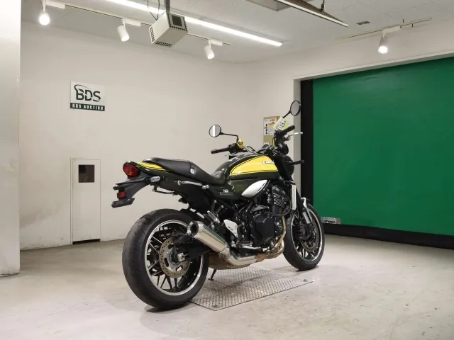 Kawasaki Z900RS 2024, зелёный, фото 5