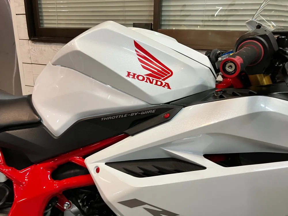 Honda CBR250RR, p white / red, фото 16