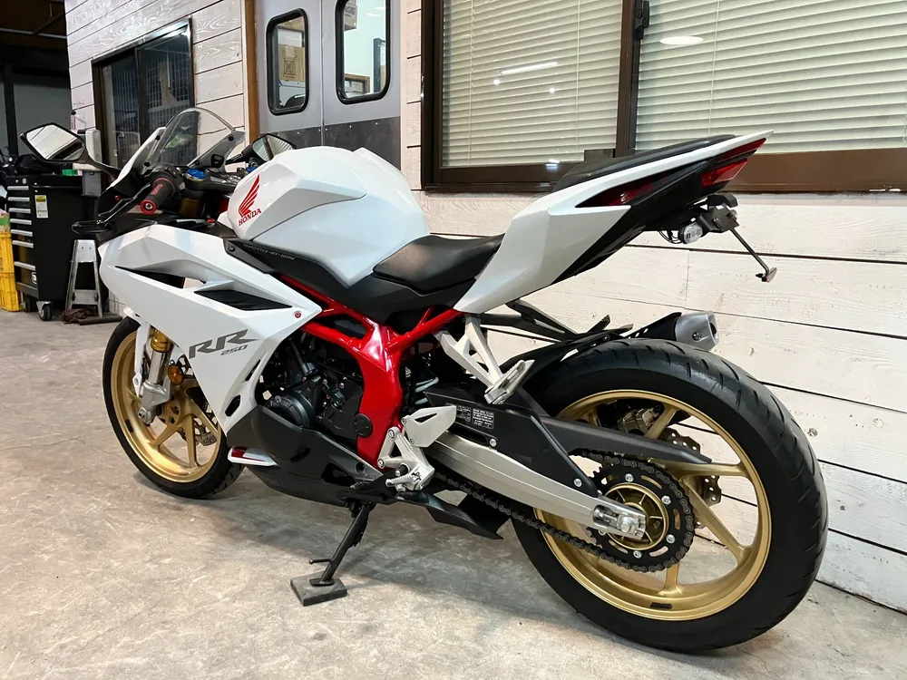Honda CBR250RR, p white / red, фото 9