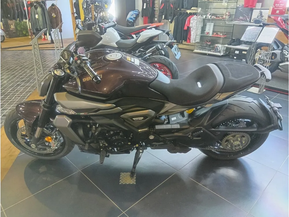 Ducati X Diavel V4 2026, black raba, фото 3