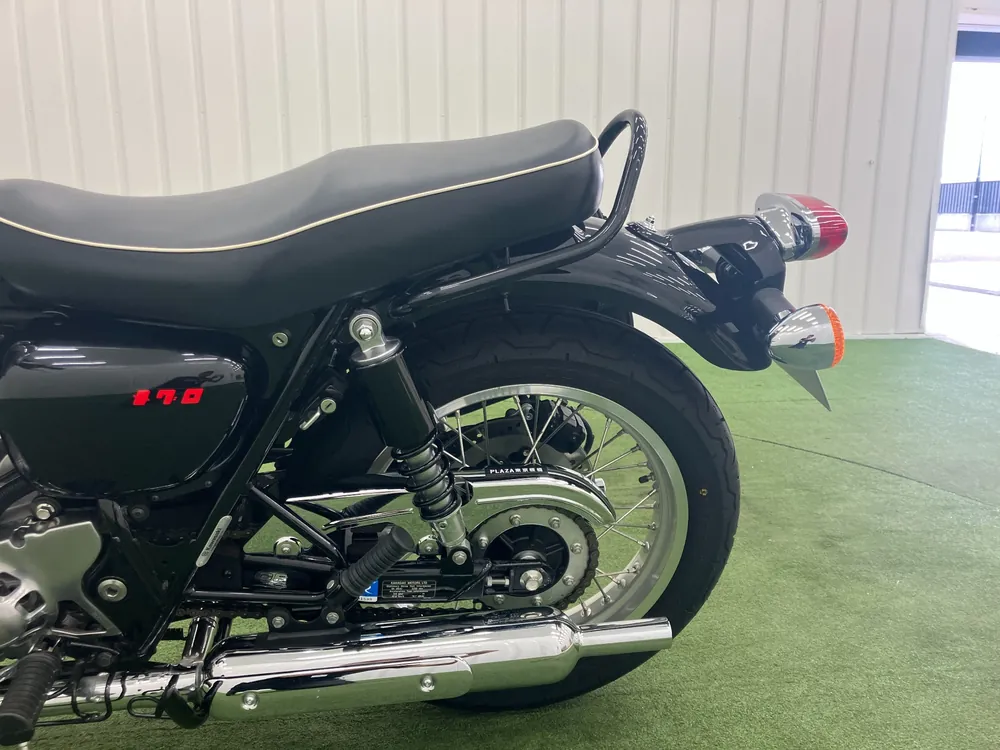 Kawasaki W800-2 2022, чёрный, серебристый, фото 16