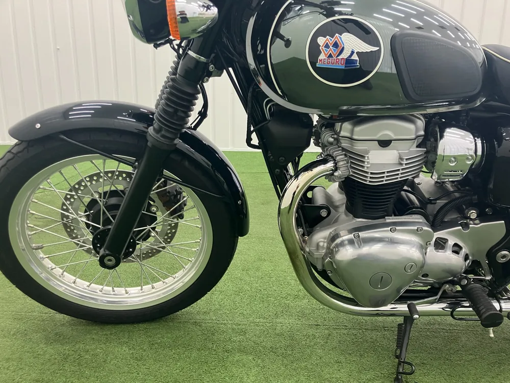 Kawasaki W800-2 2022, чёрный, серебристый, фото 18