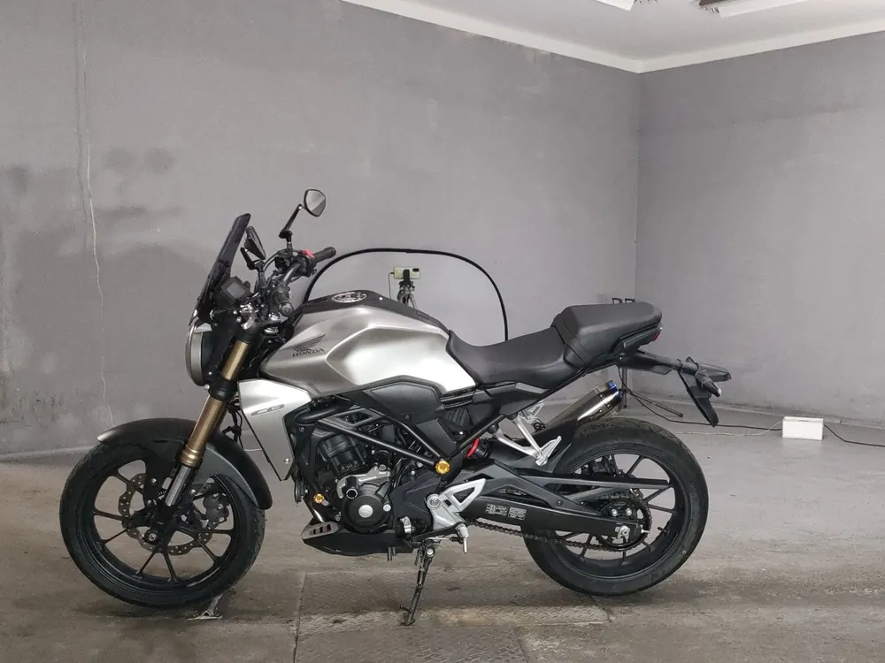 Honda CB250R MC52, серебристый, фото 2