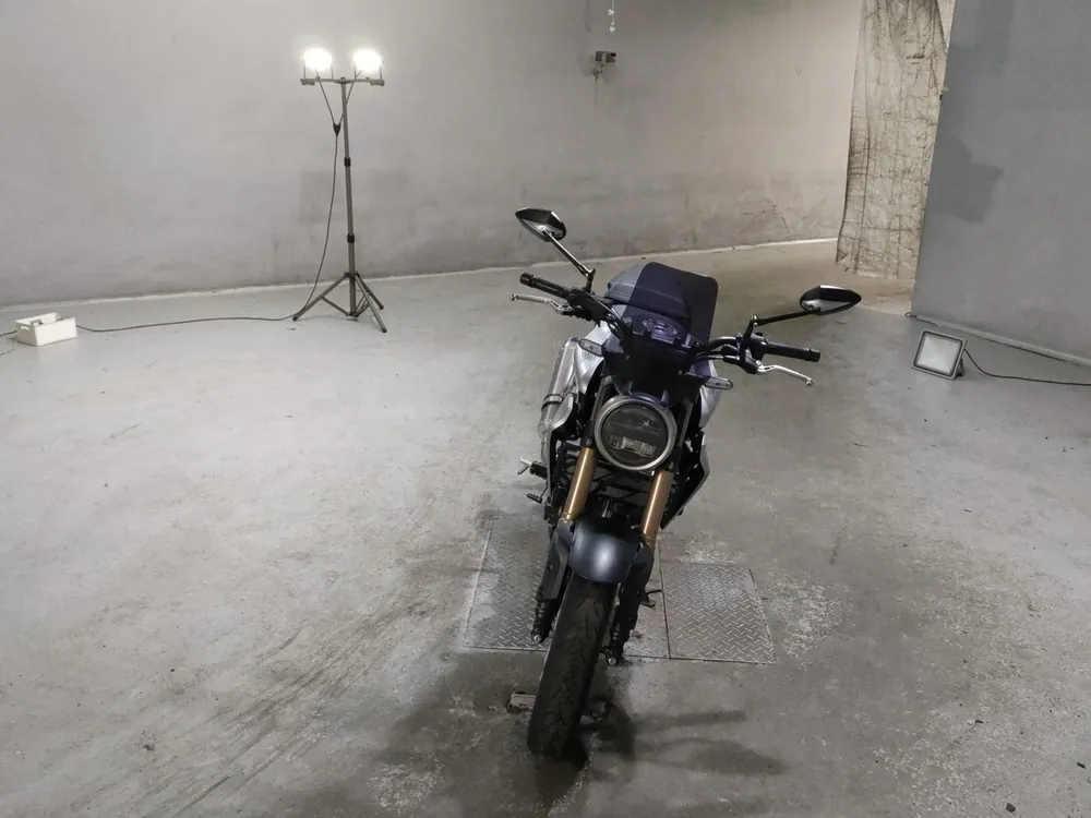 Honda CB250R MC52, серебристый, фото 3