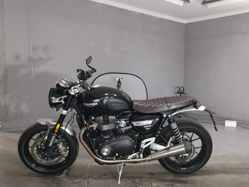 Triumph Speed Twin 2023, чёрный, фото 2