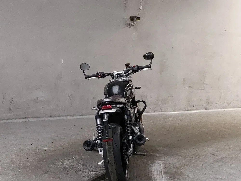 Triumph Speed Twin 2023, чёрный, фото 4