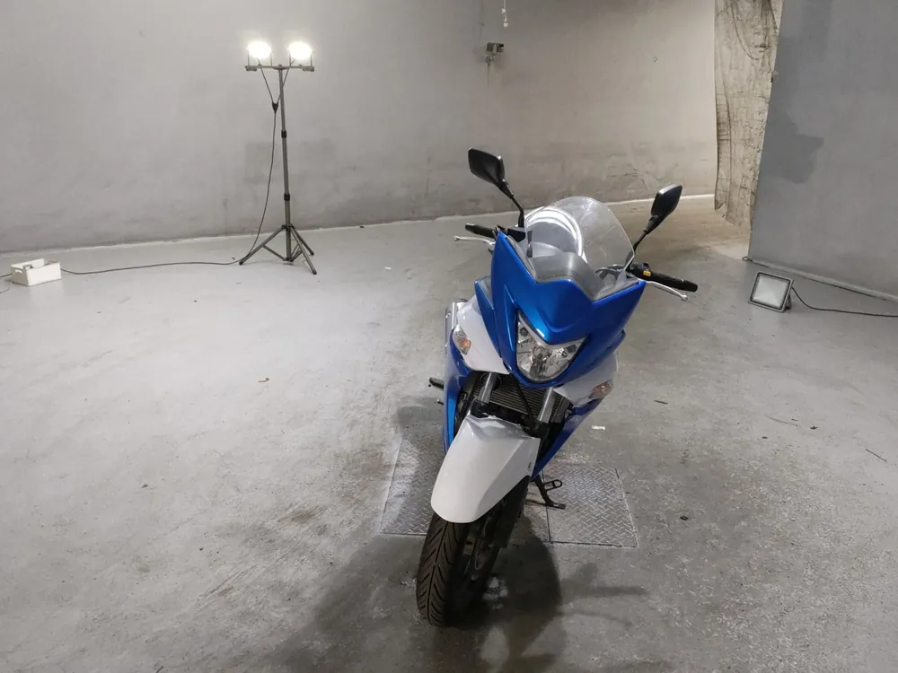 Suzuki GSR250S, white / blue, фото 3