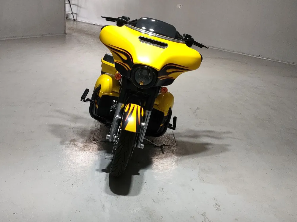 Harley-Davidson FLHXSE1800CVO 2014, black / yellow, фото 3