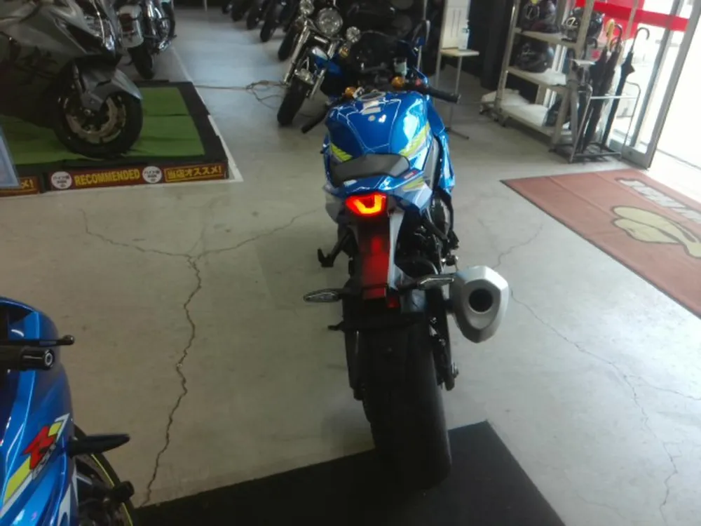 Suzuki GSX-R1000R 2025, black / yellow, фото 5