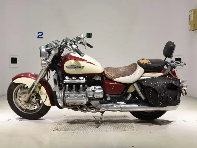 Honda Valkyrie 1998, белый, красный, фото 2