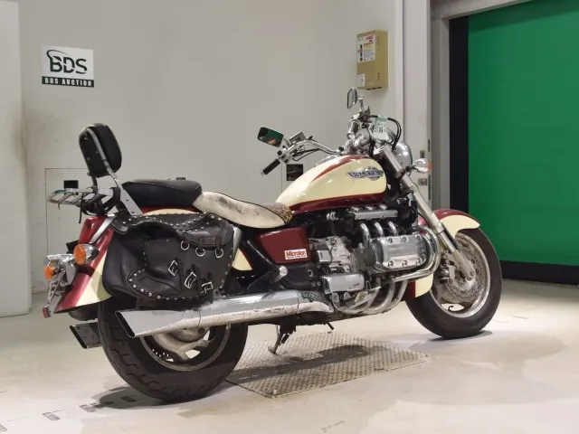 Honda Valkyrie 1998, белый, красный, фото 5