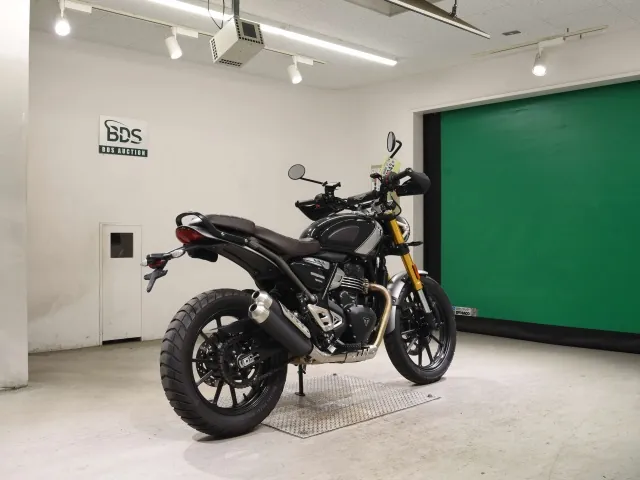 Triumph Scrambler 400 X 2024, чёрный, фото 5
