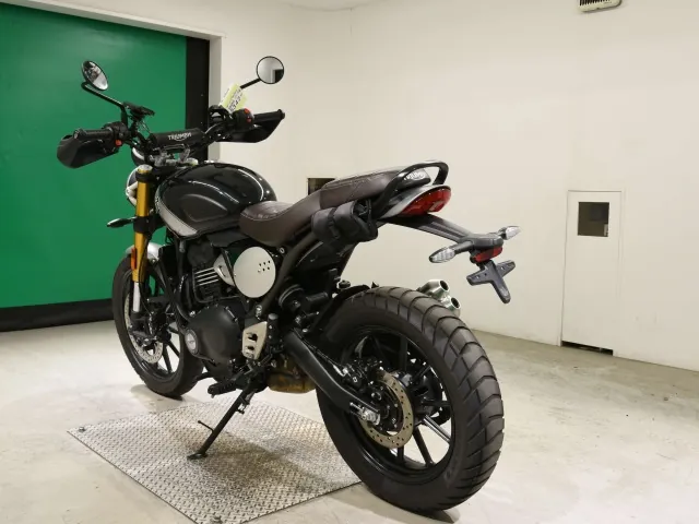 Triumph Scrambler 400 X 2024, чёрный, фото 6