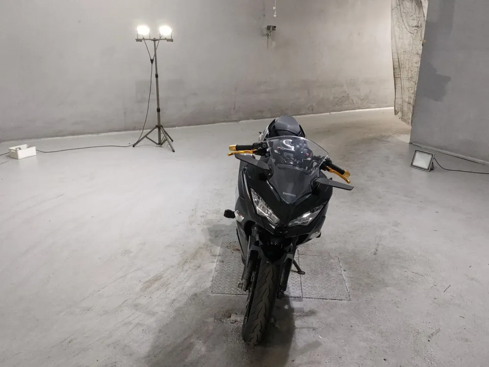 Kawasaki Ninja 400 2022, чёрный, фото 3