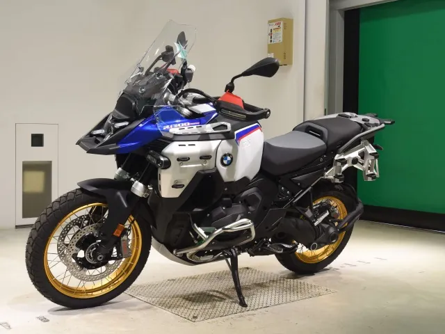 BMW R1300Gs Adv Asa 2026, white | red | blue, фото 4