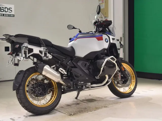 BMW R1300Gs Adv Asa 2026, white | red | blue, фото 5
