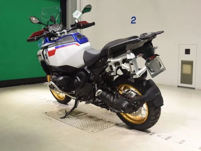 BMW R1300Gs Adv Asa 2026, white | red | blue, фото 6