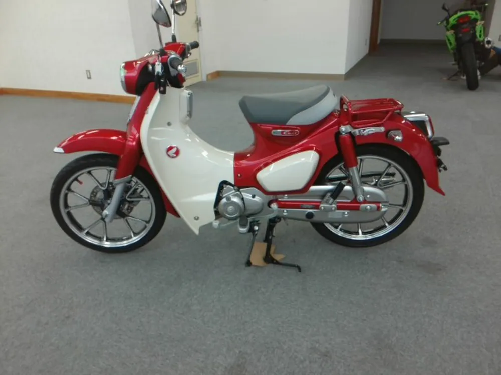 Honda C125-2 2020, carbon, фото 2