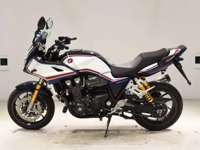 Honda CB1300 2023, white | blue, фото 2