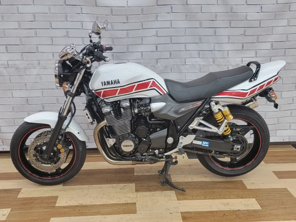 Yamaha XJR1300 2008, белый, красный, фото 2