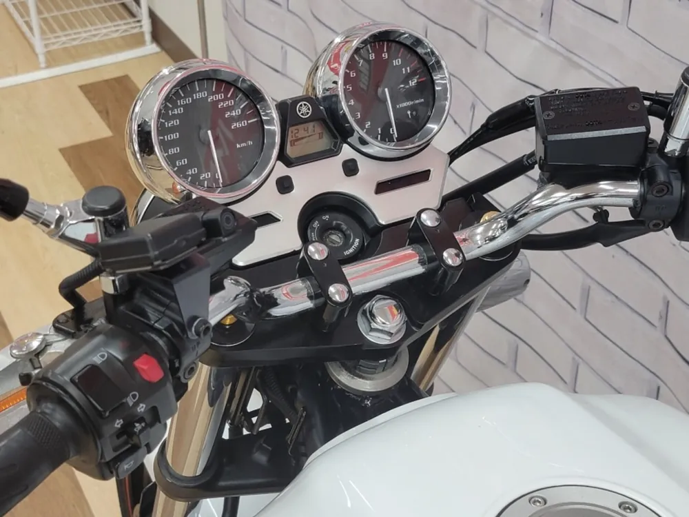 Yamaha XJR1300 2008, белый, красный, фото 3