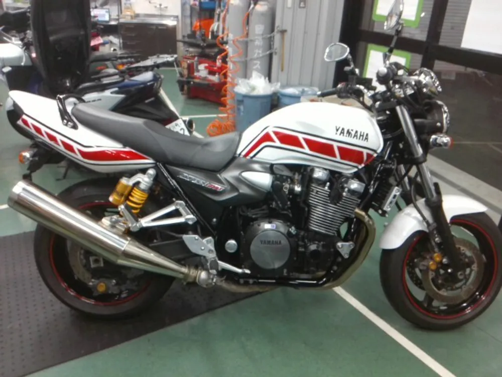 Yamaha XJR1300 2008, белый, красный, фото 9