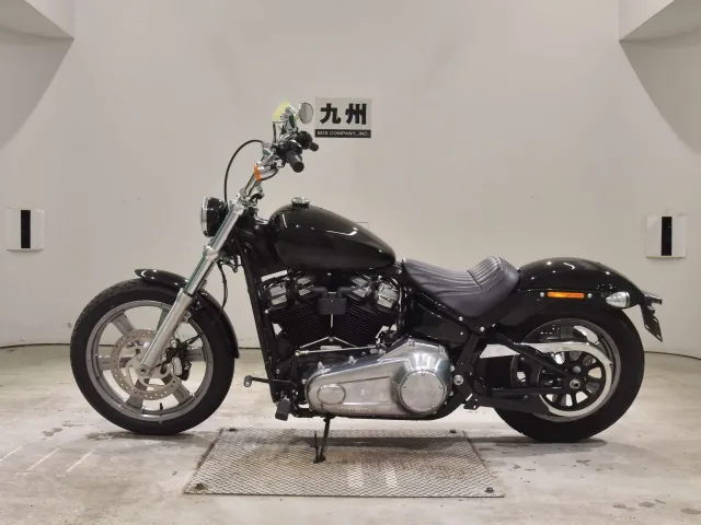 Harley-Davidson FXST1750 2025, чёрный, фото 2