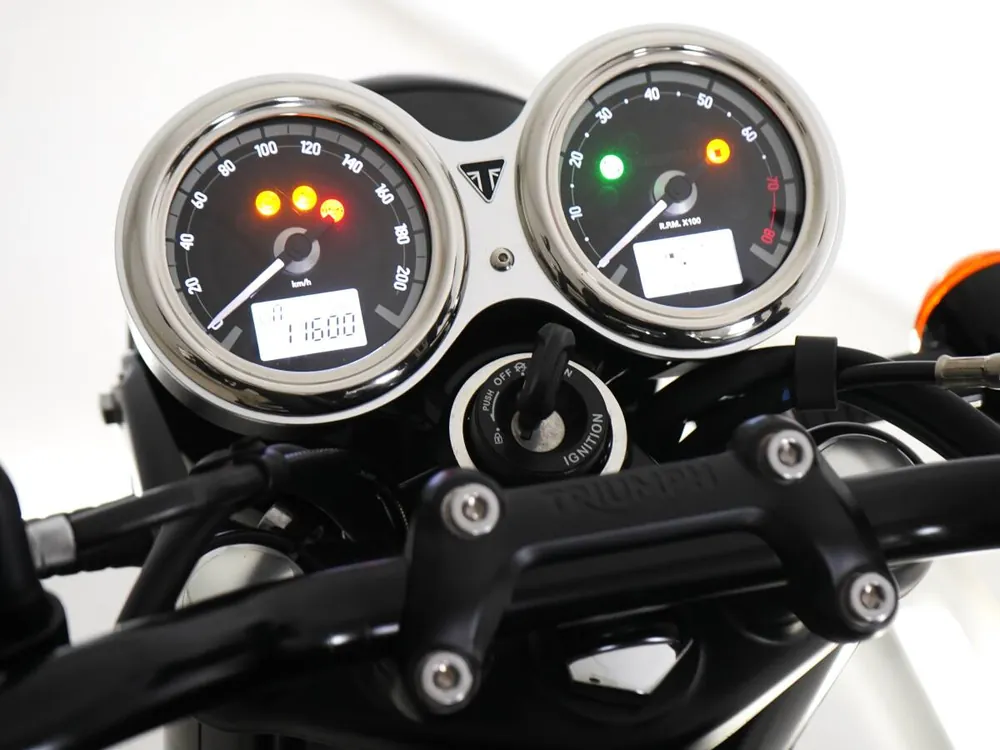 Triumph Bonneville T120 Black 2023, фото 3