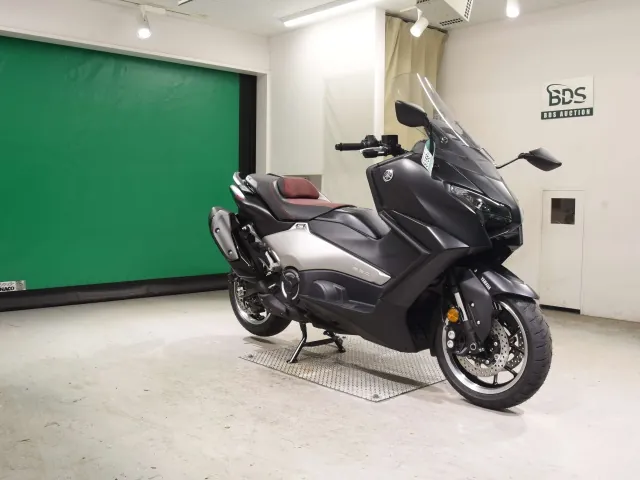 Yamaha T-Max560T 2026, red | black, фото 3