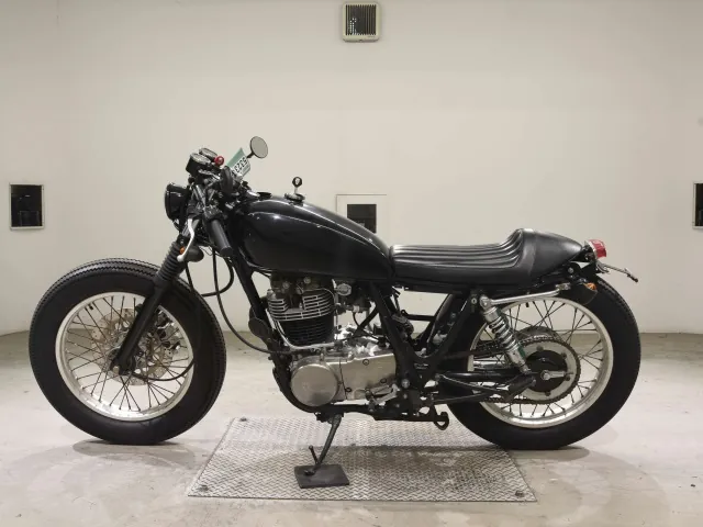 Yamaha SR400 2005, чёрный, фото 2