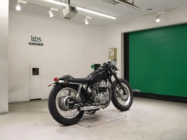 Yamaha SR400 2005, чёрный, фото 5