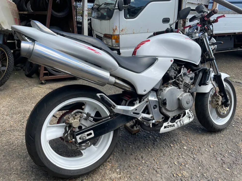 Honda Hornet 250, белый, фото 3