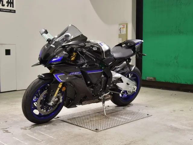 Yamaha YZF-R1M 2026, black | silver, фото 4