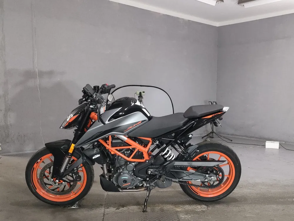 KTM 390 Duke 2025, чёрный, фото 2